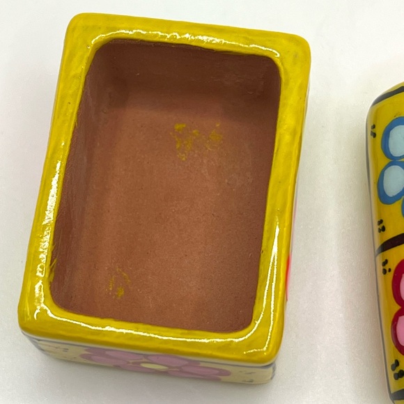 Mexican Folk Art Talavera Pottery Handpainted Colorful Yellow Small Trinket Box - Picture 5 of 11